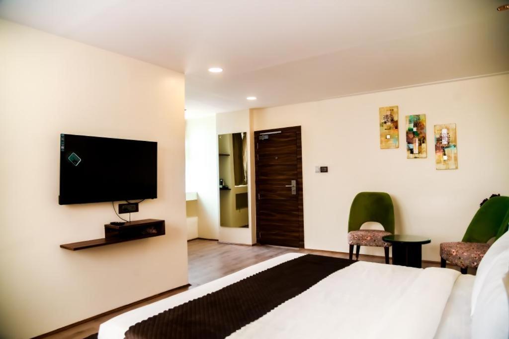 Cloud Social Hotel Shillong Esterno foto