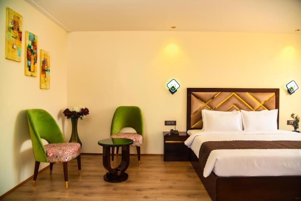 Cloud Social Hotel Shillong Esterno foto